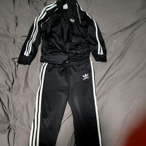 Adidas track suit 3T